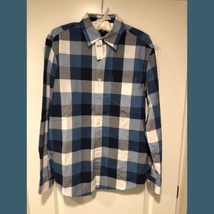 Men’s Gap Button Up